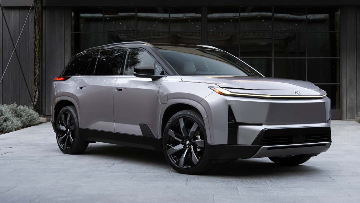 Le nouveau Toyota Highlander EV dévoilé avec un look épuré et jusqu'à 320 milles d'autonomie