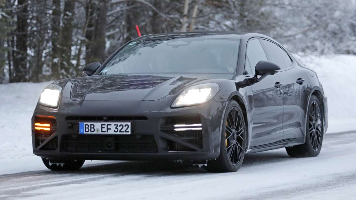 Le nouveau lifting de la Porsche Panamera repéré sous forme hybride haute performance
