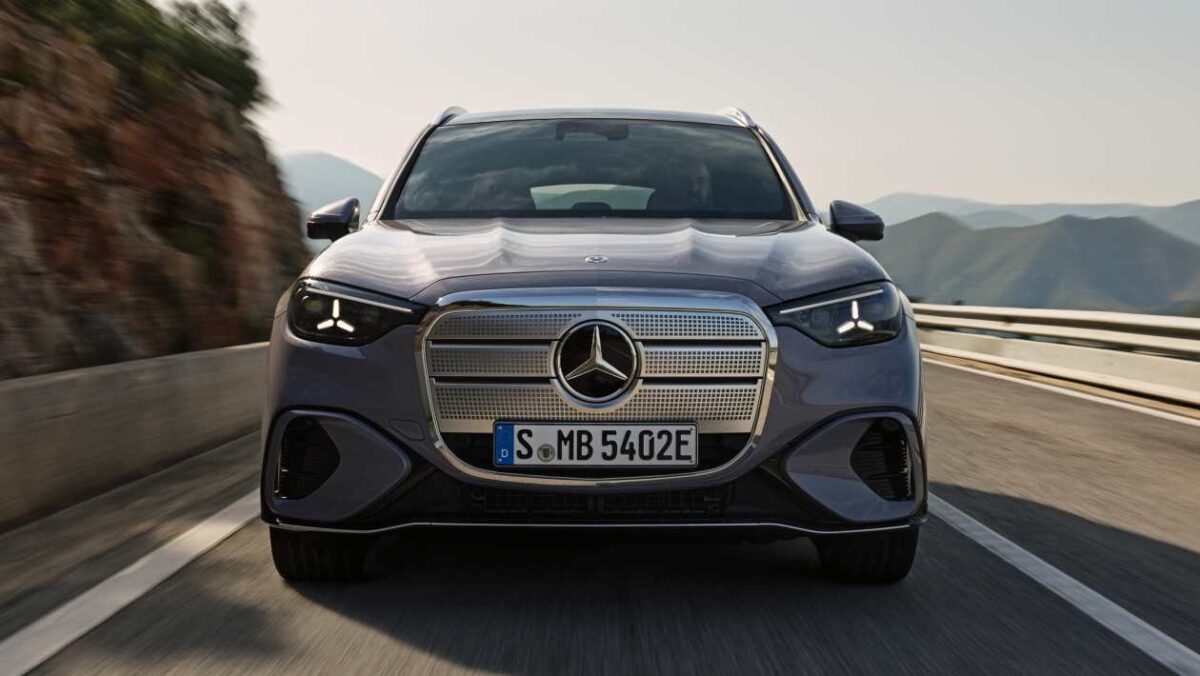 Le nouveau look des voitures Mercedes arrivera lentement et régulièrement alors que BMW et Audi optent pour la révolution