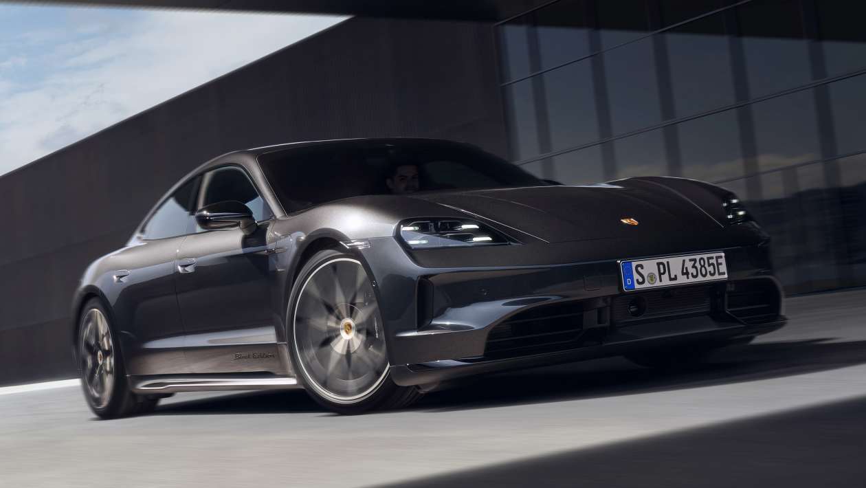 Les nouvelles éditions Black Porsche Taycan et Cayenne ont l'air méchante et mystérieuse