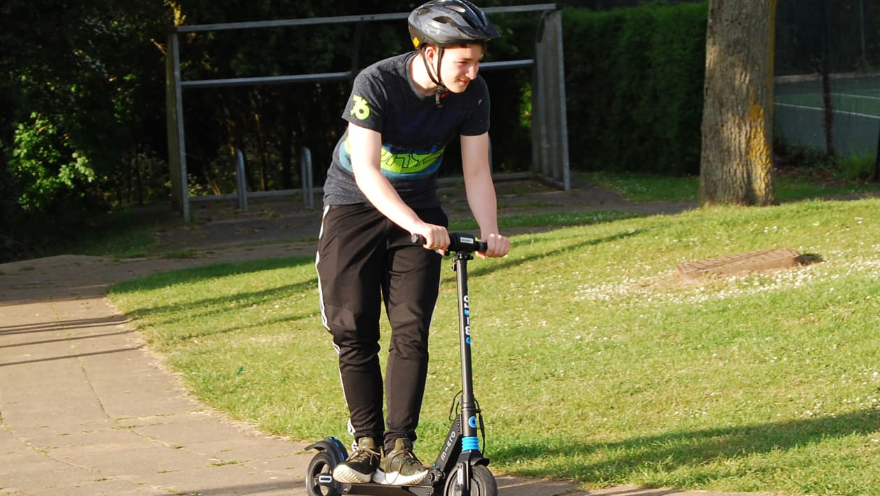 Les scooters électriques privés pourraient devenir légaux sur la route alors que « le génie sort de la bouteille »