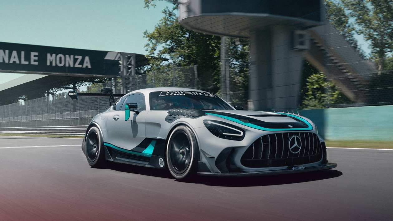 Mercedes-AMG GT2 Edition W16 est un monstre uniquement sur piste de 818 ch qui laisse les voitures de course traînantes