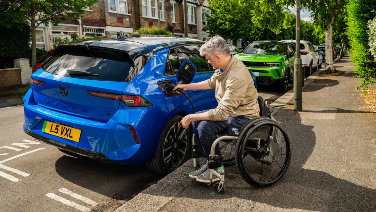 Motability pour imposer les trackers de boîte noire à tous les conducteurs de moins de 30 ans