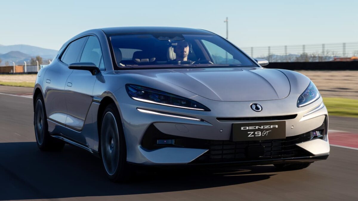 New Denza Z9GT 2025 Revue: Super Estate a BMW et Mercedes dans ses vues