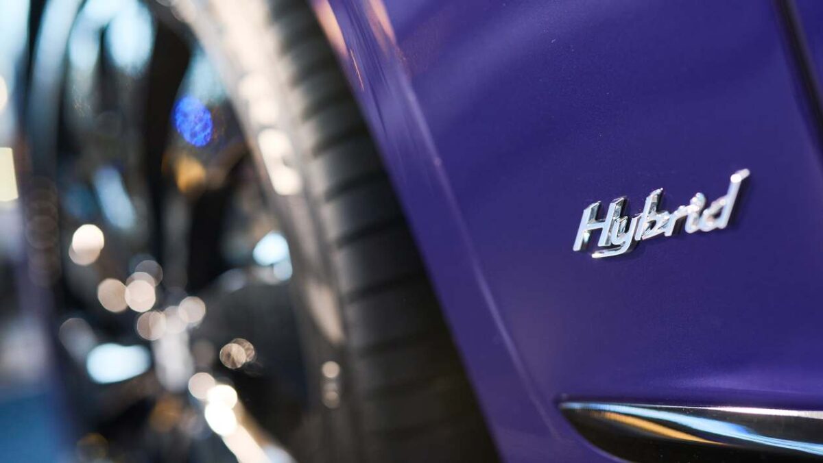New Phev Trio pour lancer l'engagement du plug-in de Bentley à 10 ans