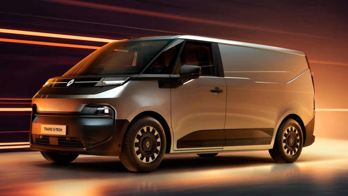 BMW X3 and Lexus NX - front tracking