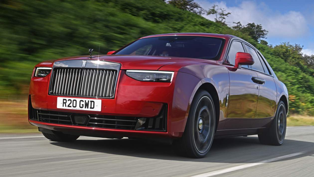 New Rolls-Royce Ghost Black Badge 2025 Revue: l'énoncé ultime de la richesse