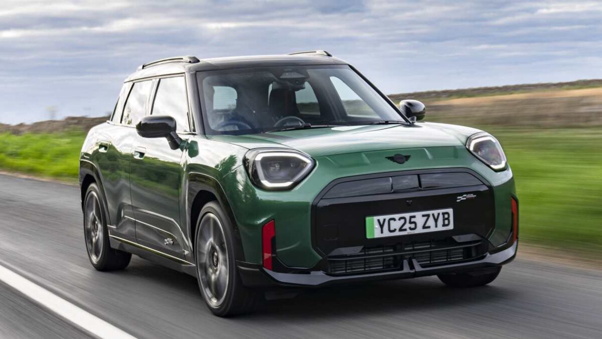 Nouveau mini John Cooper Works Aceman 2025 Review: Fun mais loin d'être parfait