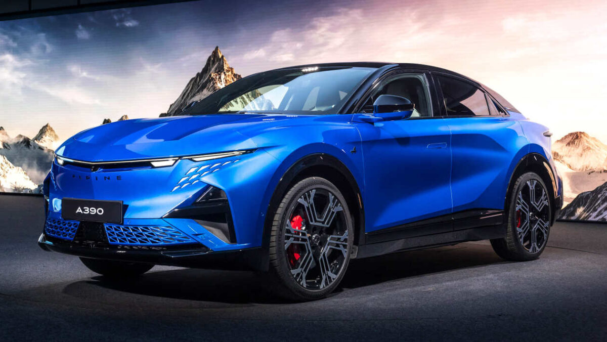 Nouvelle Alpine A390 disponible à la commande dès maintenant : le premier SUV de la marque démarre à partir de 61 000 £