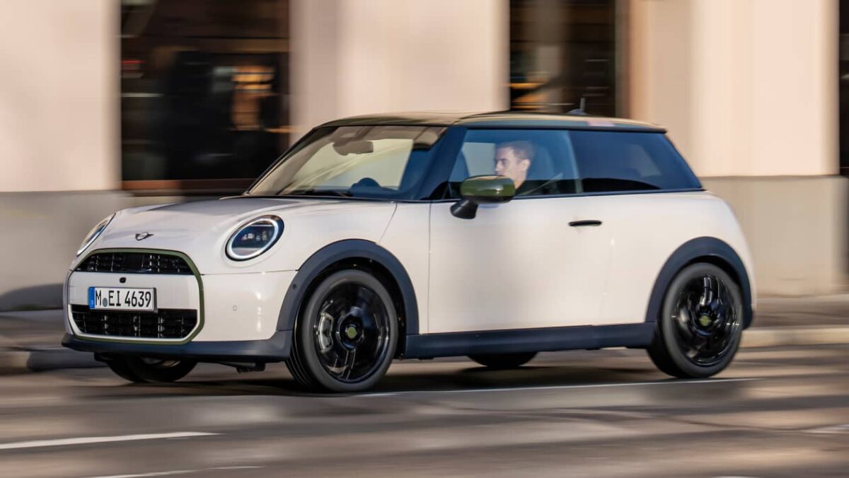 Nouvelle MINI One : la Cooper la moins chère de la marque rejoint Paul Smith Editions