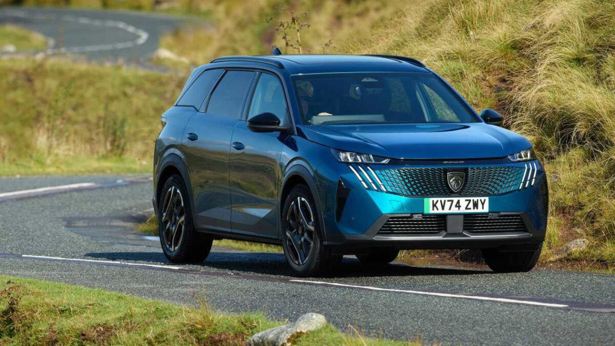 Hyundai Inster - front tracking