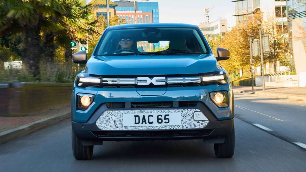 Offre automobile du jour : le printemps est dans l'air avec le véhicule électrique de Dacia à moins de 9 000 £