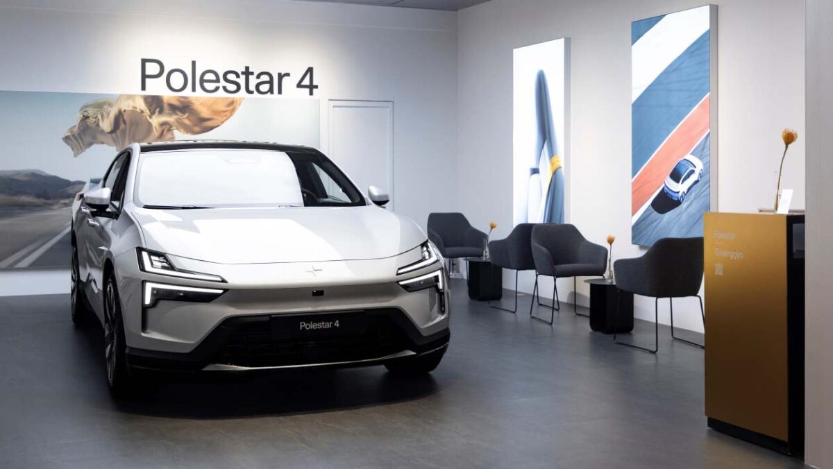 Polestar soutient le réseau traditionnel de concessionnaires automobiles, rejetant les ventes d'agences