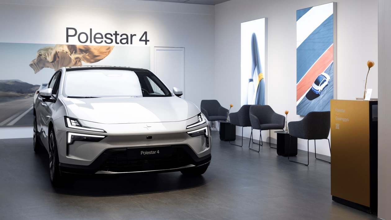 Polestar soutient le réseau traditionnel de concessionnaires automobiles, rejetant les ventes d'agences