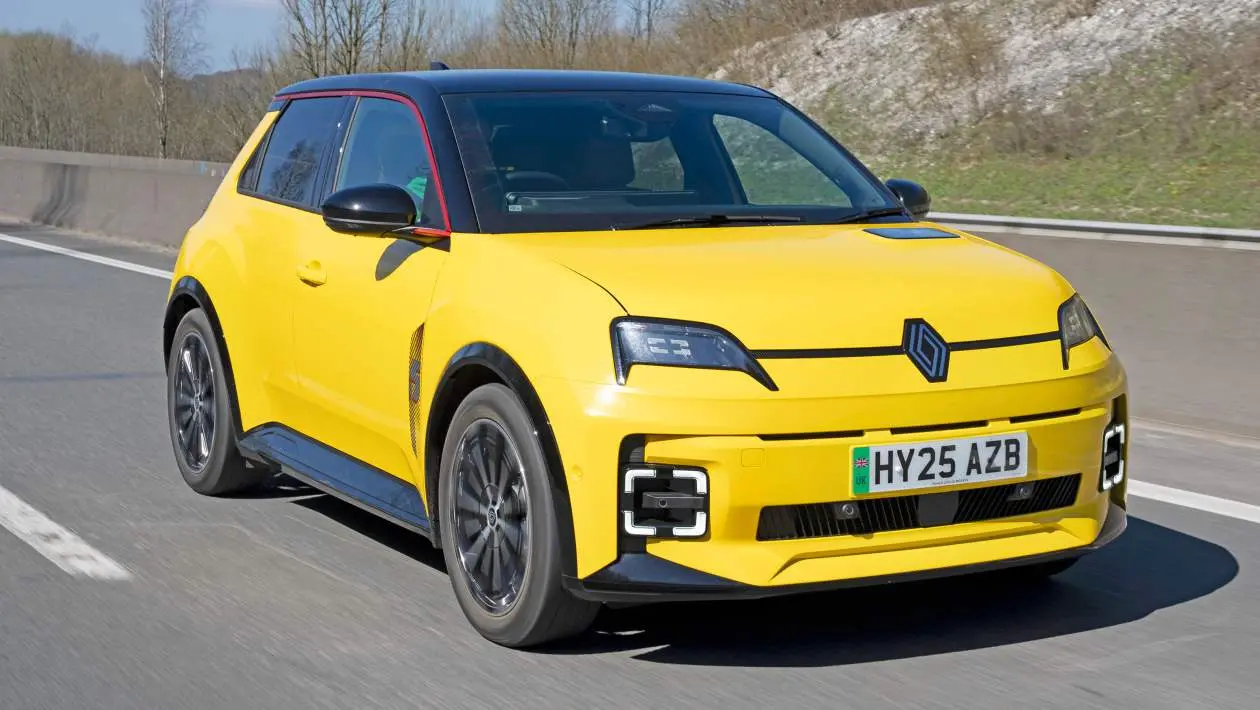 Renault 5 s'offre la conduite à une pédale pour son premier anniversaire