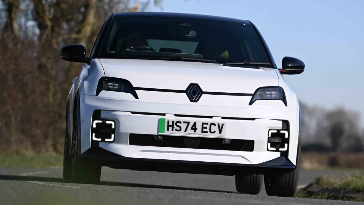 Renault 5 surpasse le Tesla Model Y, mais les deux sont battus par Jaecoo 7