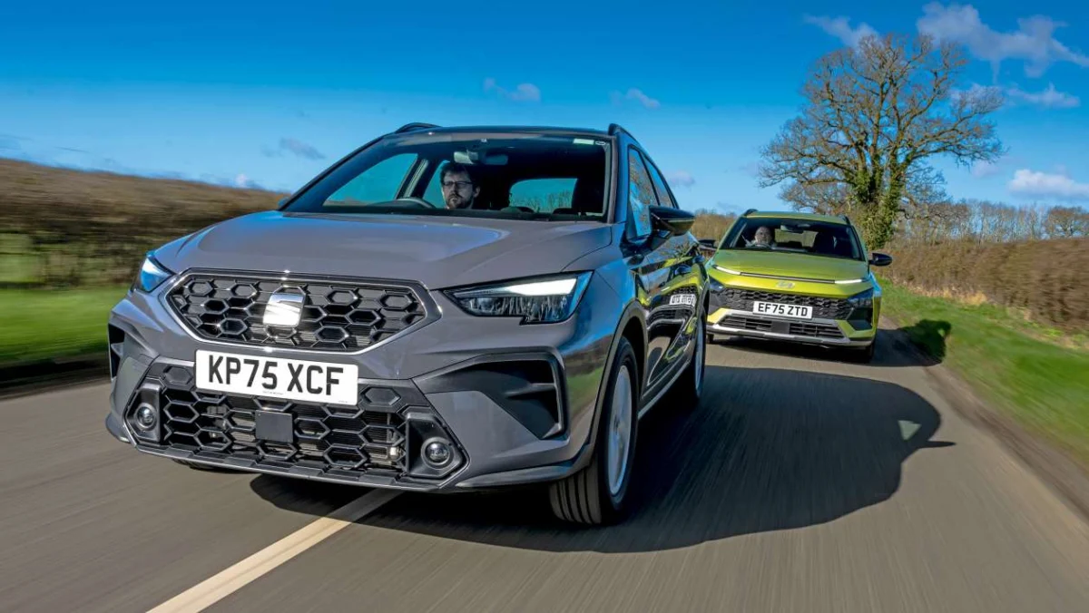 SEAT Arona vs Hyundai Bayon : confrontation de petits SUV bon marché et joyeux