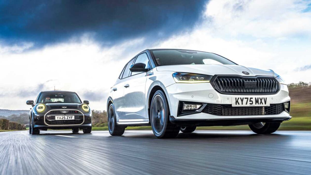 Skoda Fabia 130 vs MINI Cooper S : la berline tchèque peut-elle renverser l'icône britannique ?