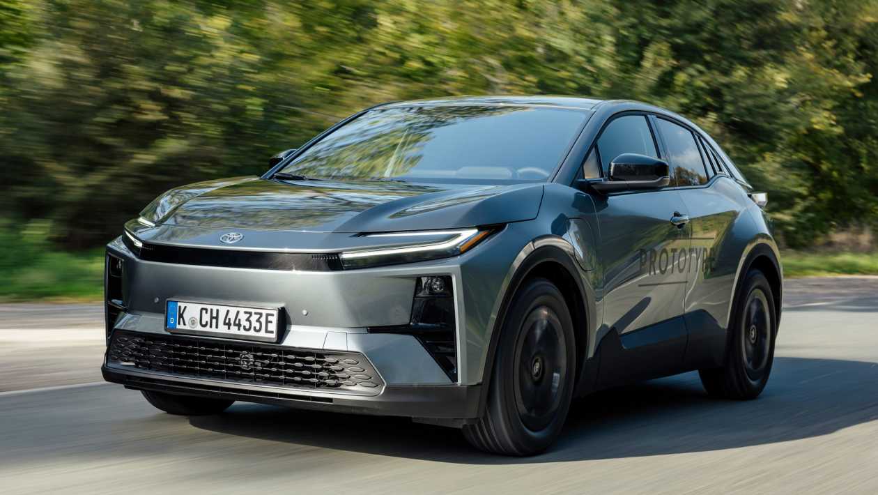 Test du nouveau Toyota C-HR+ 2025 : le SUV électrique peine à gagner de l'espace