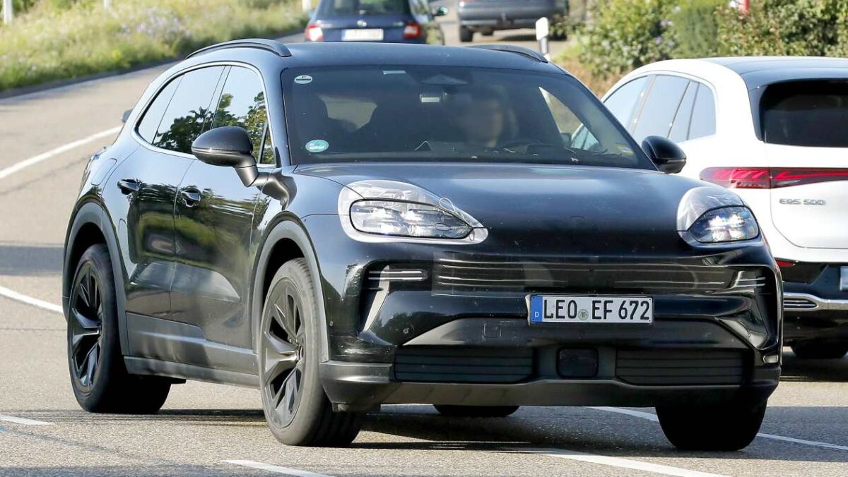 Toute nouvelle Porsche Cayenne Electric Edges plus près des salles d'exposition