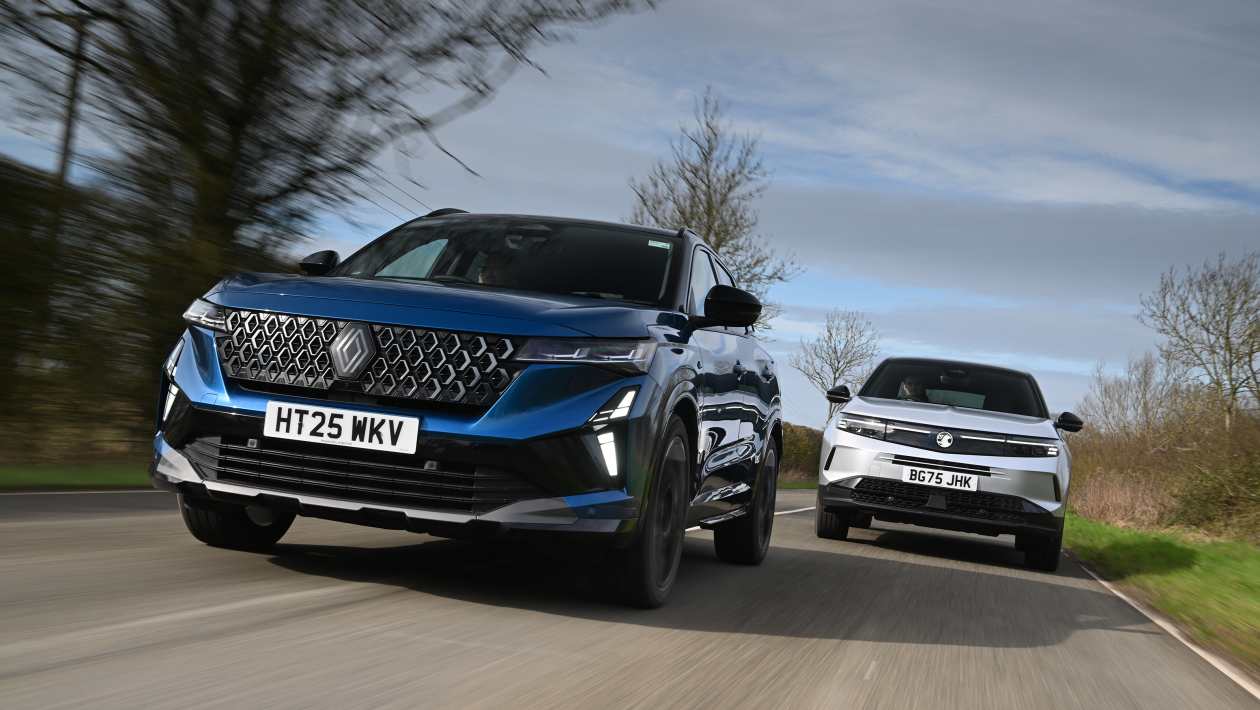 Vauxhall Grandland vs Renault Austral : la Grande-Bretagne contre la France dans un affrontement de SUV hybrides