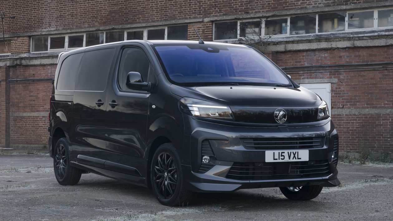 Vauxhall Vivaro GS revient pour donner à la camionnette de construction britannique une cure de jouvence sportive