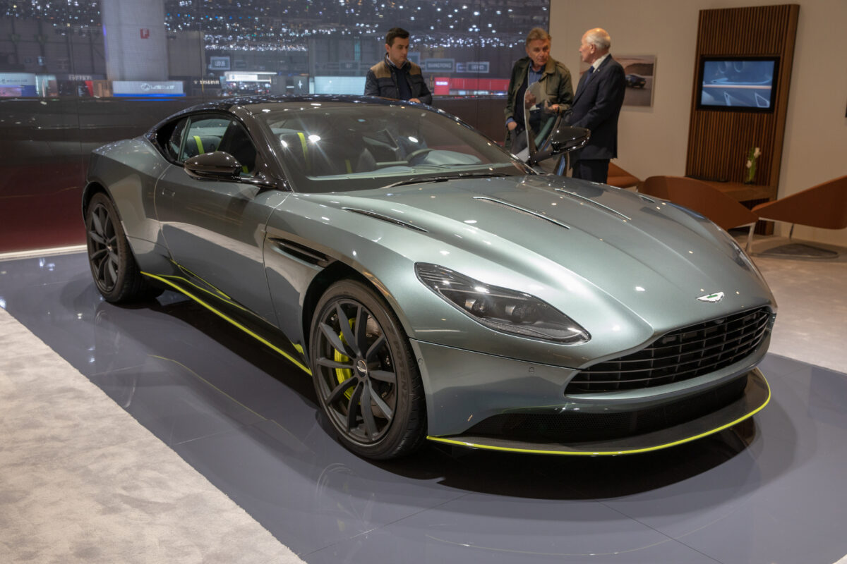 Découverte de l’intérieur de l’Aston Martin DB11 : élégance et innovation au rendez-vous