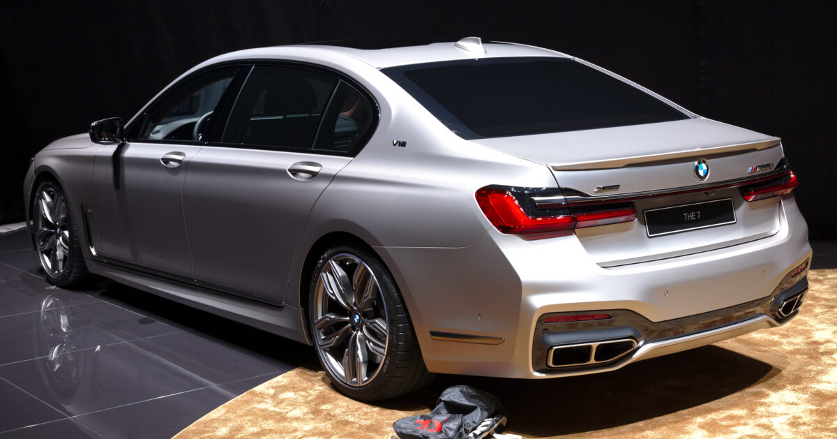 Comparatif des prix pour une BMW M760Li xDrive d’occasion : Trouvez les meilleures offres
