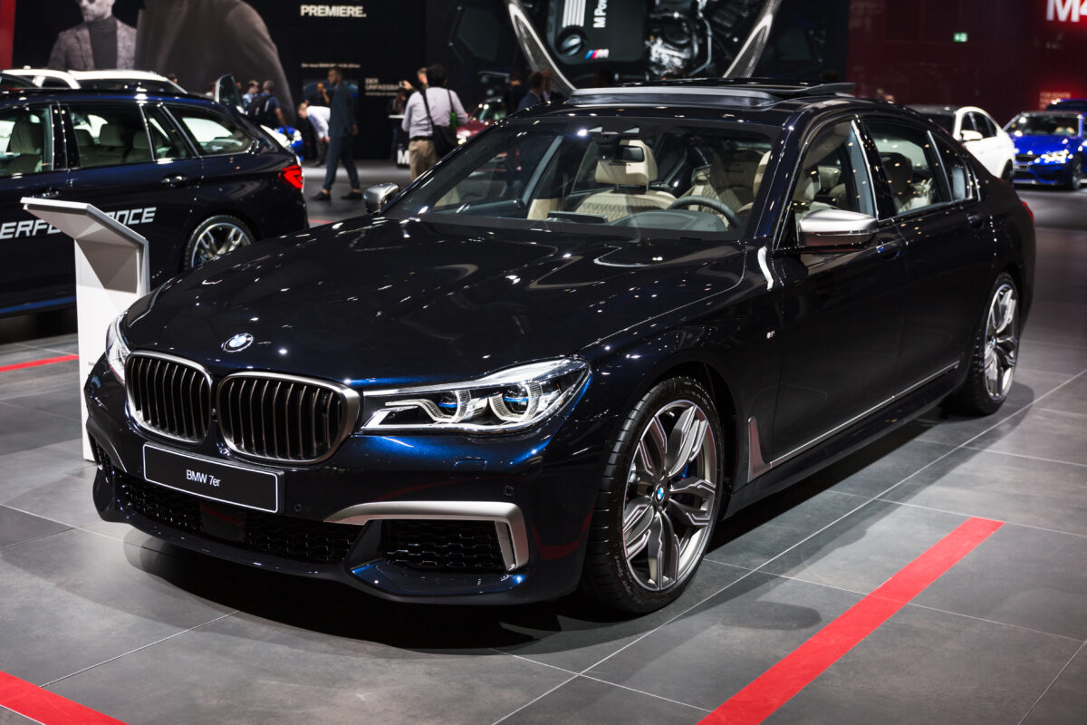 Comparatif des prix pour une BMW M760Li xDrive d’occasion : Trouvez les meilleures offres