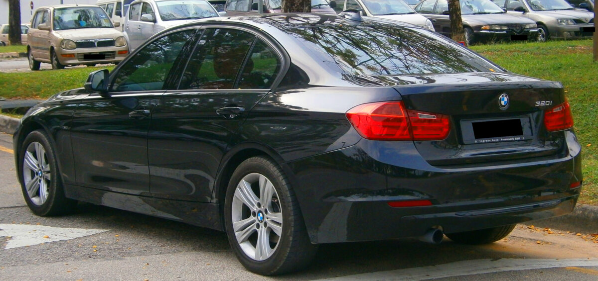 Découvrez l’intérieur de la BMW Série 3 2021 : design, confort et caractéristiques techniques