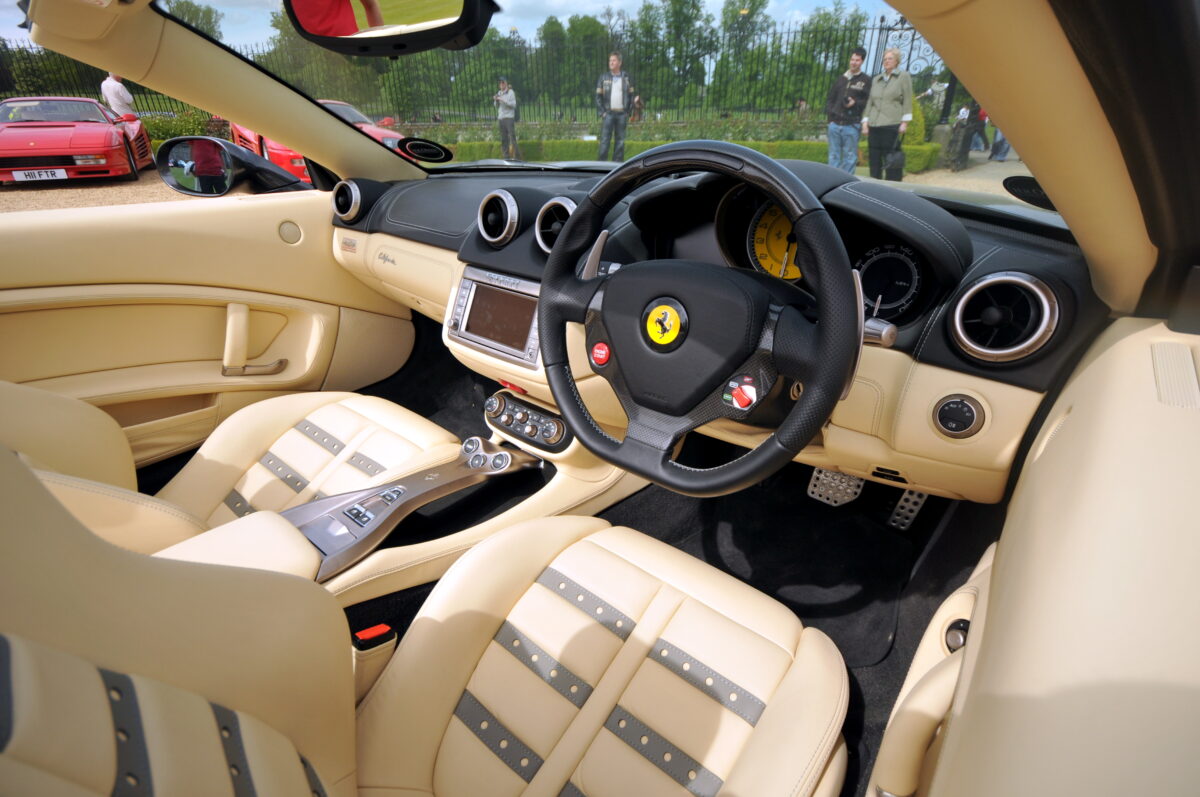 Ferrari California : achat, vente et essais complets des modèles occasion et neufs