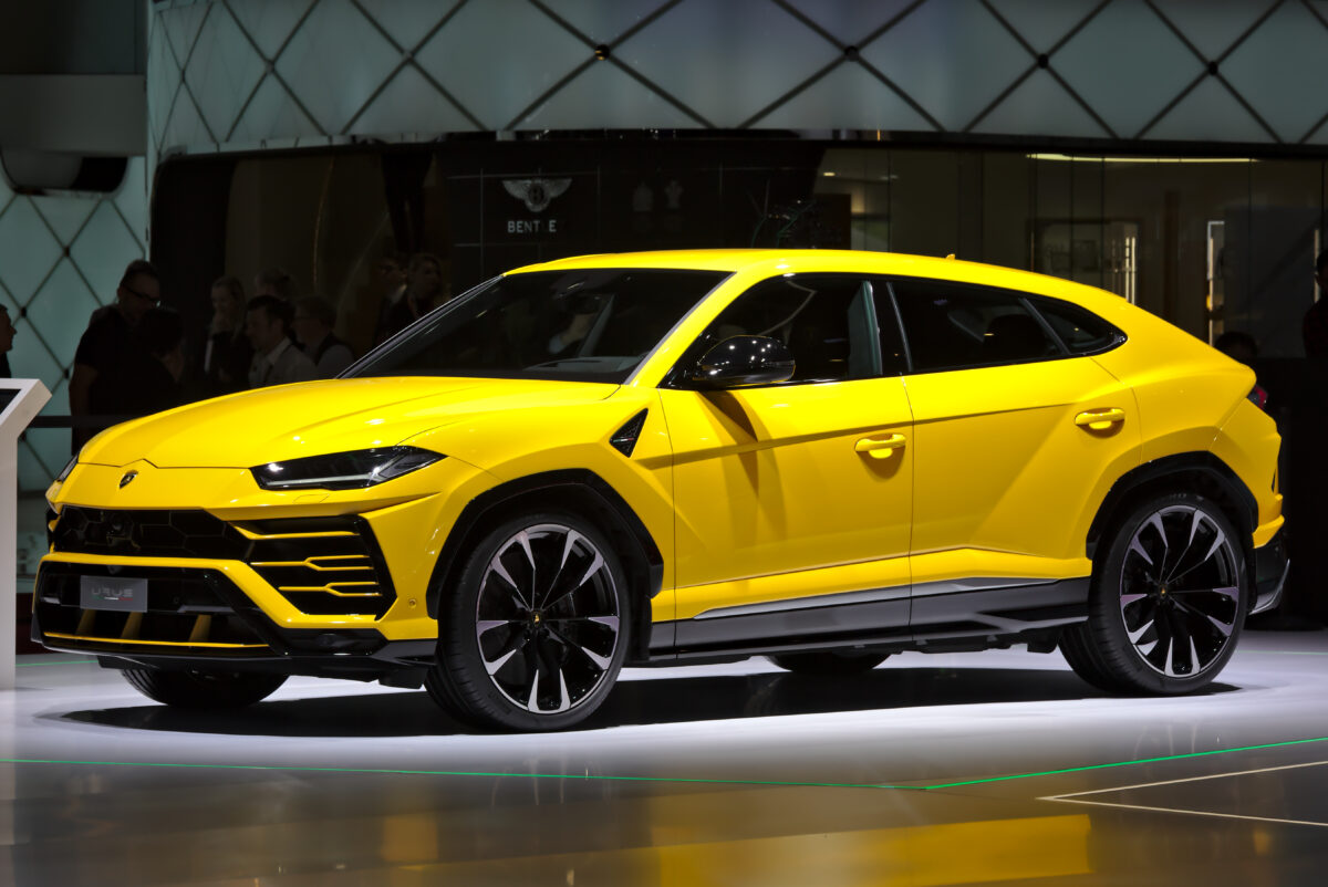 Découvrez l’intérieur luxueux de la Lamborghini Urus : galerie photos et caractéristiques détaillées