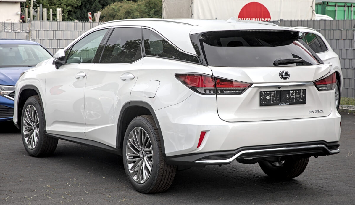 Tout savoir sur le Lexus RX 350 : guide d’achat, avis et comparatif des versions 2023