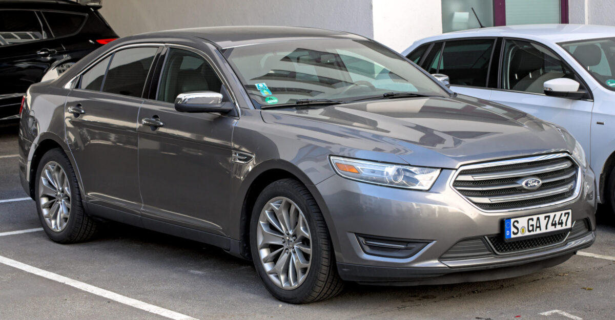 Votre guide complet sur la Ford Taurus : histoire, modèles et achat d’occasion