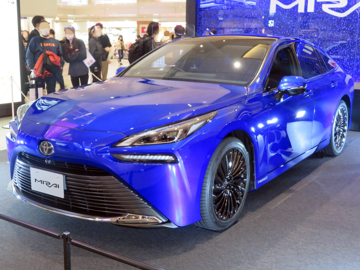Toyota Mirai : prix, fiche technique et avis - Guide complet 2023